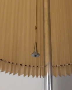 Italienische Vintage Stehlampe aus Metall & Plissee Lampenschirm, 1960er