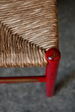 Italienische Vintage Stühle aus rot lackiertem Holz und geflochtenem Stroh, 1960er, 4er Set