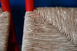 Italienische Vintage Stühle aus rot lackiertem Holz und geflochtenem Stroh, 1960er, 4er Set