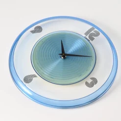 Italienische Wanduhr aus Acryl von Guzzini, 1990er