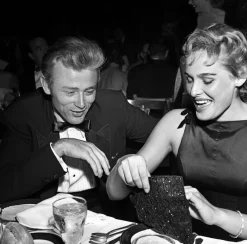 James Dean & Ursula Andress Silbergelatine Harz Druck in Weiß von Michael Ochs Archive