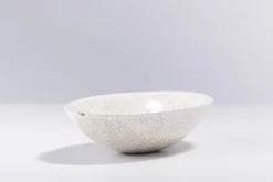 Japanische Donburi Schale aus weißer Crackle Raku Keramik von Laab Milano