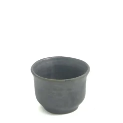 Japanische Minimalistische Schwarz Gebrannte Raku Keramik Teetassen von Laab Milano, 3er Set