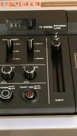 Japanisches Modell CR-6060RT PAL/SECAM/NTSC von JVC - Victor Company, 1979