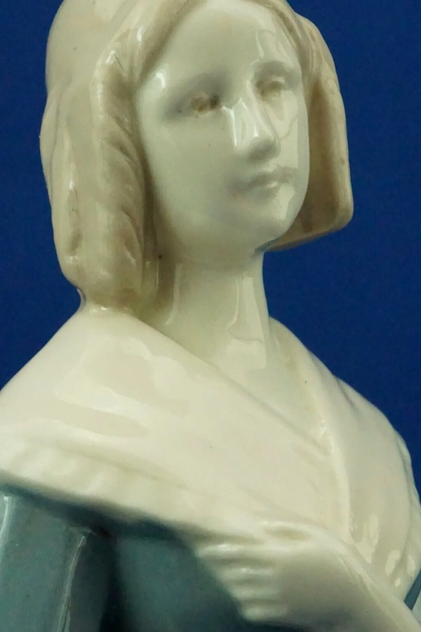 20. Jh. Jugendstil Keramikskulptur einer Dame von Amphora, Österreich, 1890er