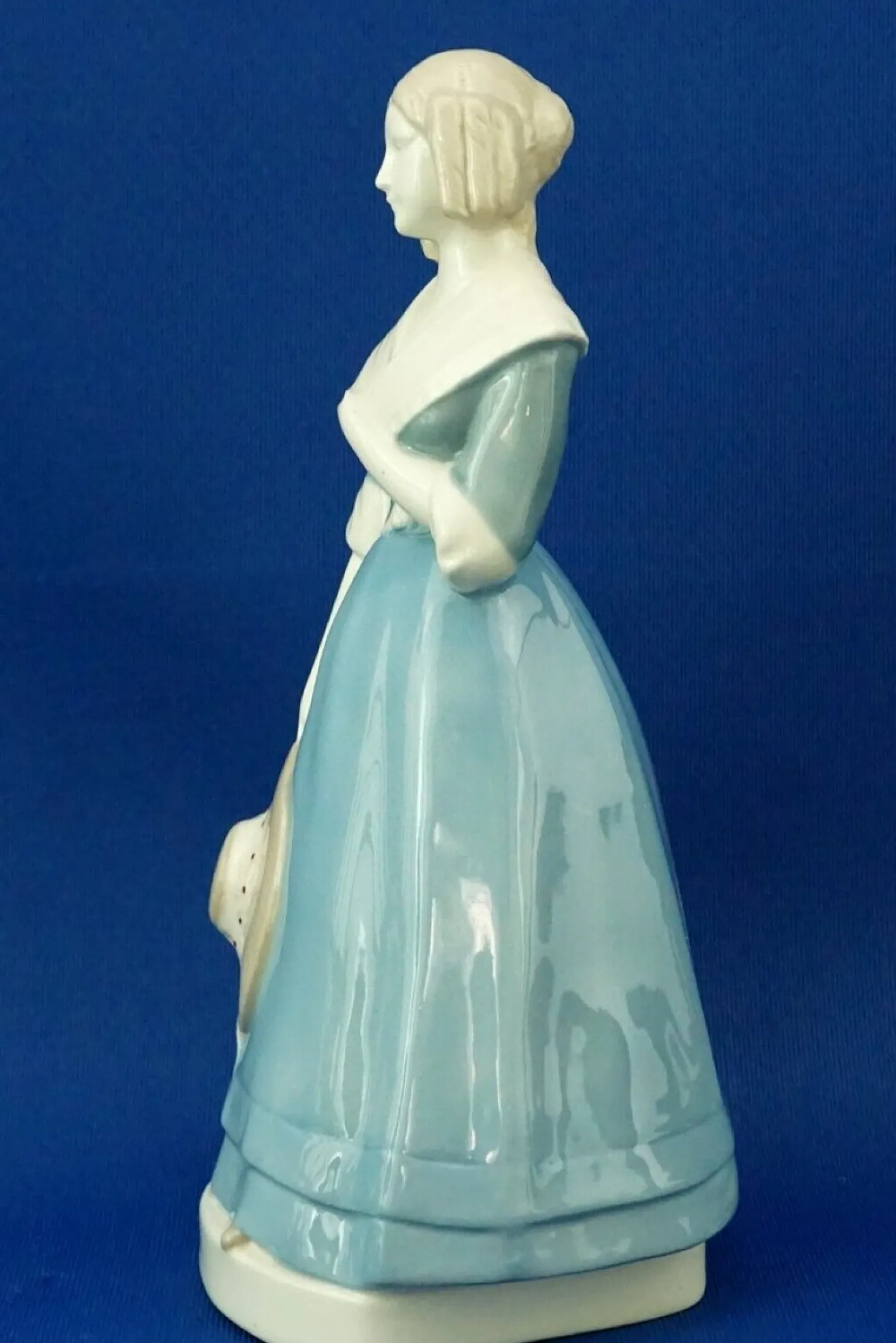 20. Jh. Jugendstil Keramikskulptur einer Dame von Amphora, Österreich, 1890er