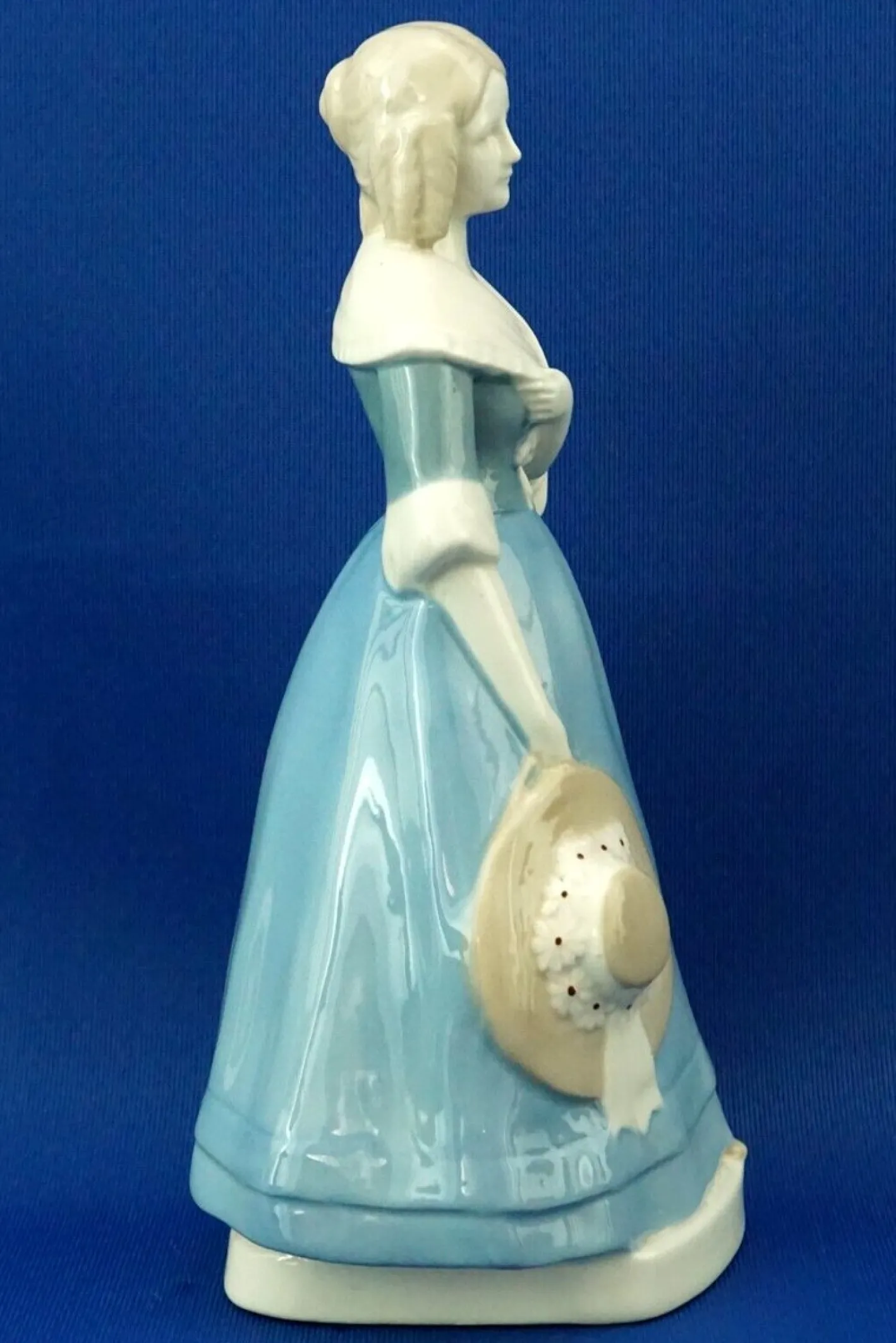 20. Jh. Jugendstil Keramikskulptur einer Dame von Amphora, Österreich, 1890er