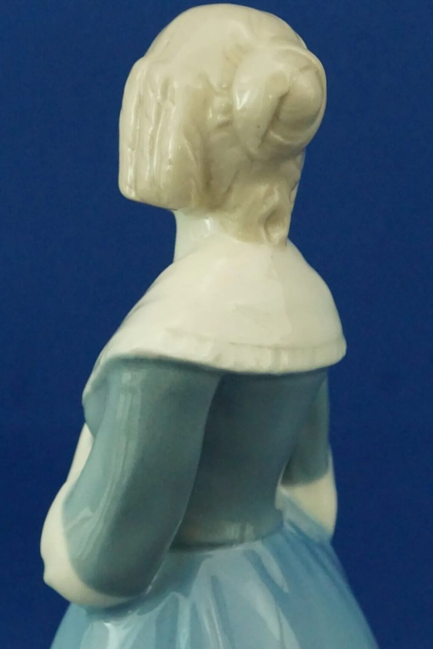 20. Jh. Jugendstil Keramikskulptur einer Dame von Amphora, Österreich, 1890er
