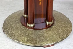 Jugendstil Mahagoni Spieltisch mit Gestell aus gehämmertem Messing, Österreich, 1910er