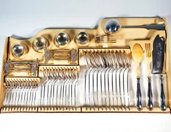 Jugendstil Silberbesteck für 12 Personen in Vitrine, Österreich-Ungarn, 1890er, 112er Set