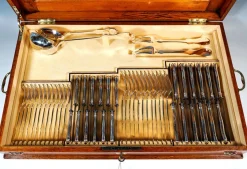 Jugendstil Silberbesteck für 12 Personen in Vitrine, Österreich-Ungarn, 1890er, 112er Set