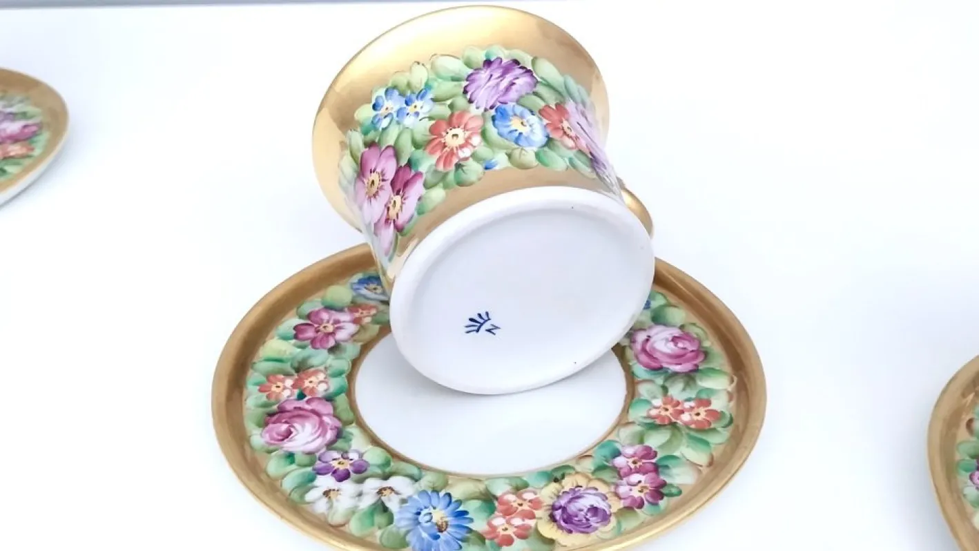 Kaffeetassen aus Capodimonte Porzellan mit Blumenmotiven, 6 . Set