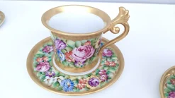 Kaffeetassen aus Capodimonte Porzellan mit Blumenmotiven, 6 . Set
