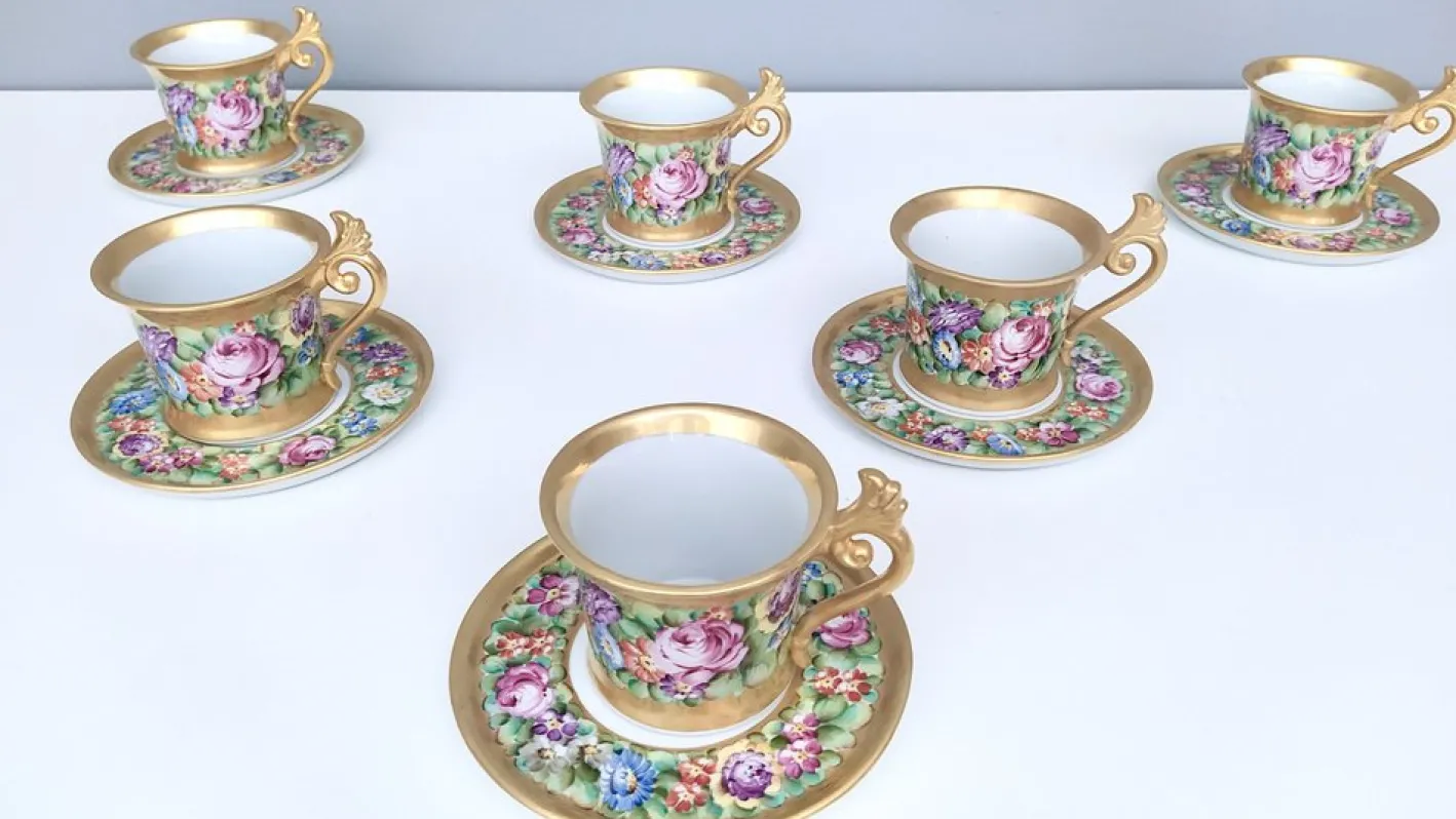 Kaffeetassen aus Capodimonte Porzellan mit Blumenmotiven, 6 . Set