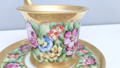 Kaffeetassen aus Capodimonte Porzellan mit Blumenmotiven, 6 . Set