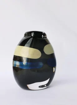 Kaiho III Vase aus mundgeblasenem Glas von Pia Wüstenberg