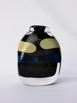 Kaiho III Vase aus mundgeblasenem Glas von Pia Wüstenberg