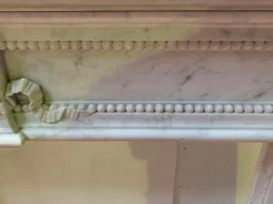 Kamin im Louis XVI Stil aus weißem Carrara Marmor, 1800er