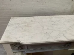 Kamin im Louis XVI Stil aus weißem Carrara Marmor, 1800er