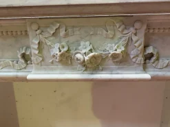 Kamin im Louis XVI Stil aus weißem Carrara Marmor, 1800er
