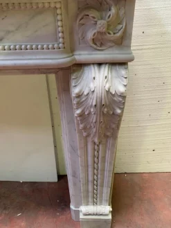 Kamin im Louis XVI Stil aus weißem Carrara Marmor, 1800er