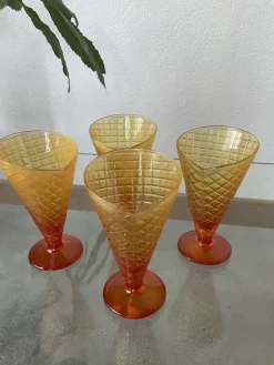 Kegelförmige Vintage Eisbecher, 1980er, 4er Set