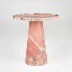 Kegeliger Beistelltisch aus rosa Marmor von Kiwano Concept