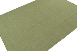 Kelim Teppich in Grün mit Petrol und Rosa Akzenten von Rug&Kilim