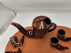 Keramik Karaffe und Gläser, Bulgarien, 1970er, 7 . Set
