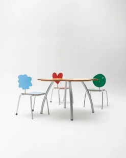 Kindertisch und Stühle von Agatha Ruiz De La Prada für Amat-3, Spanien, 1990er, 4er Set