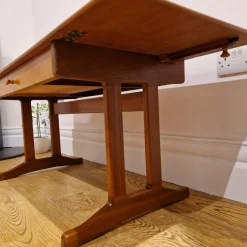 Klappbarer Couchtisch aus Teak mit Schublade von Stag, 1970er