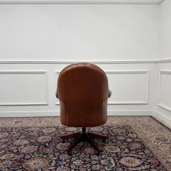 Klassischer englischer Chesterfield Sessel