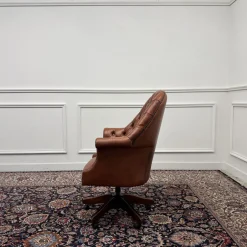 Klassischer englischer Chesterfield Sessel