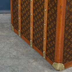 Kleiderschrank-Truhe mit monogrammiertem Leinen von Louis Vuitton, 1930er