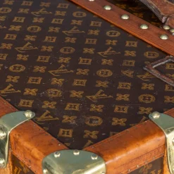 Kleiderschrank-Truhe mit monogrammiertem Leinen von Louis Vuitton, 1930er
