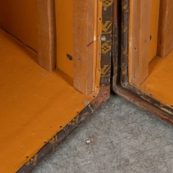 Kleiderschrank-Truhe mit monogrammiertem Leinen von Louis Vuitton, 1930er
