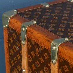 Kleiderschrank-Truhe mit monogrammiertem Leinen von Louis Vuitton, 1930er