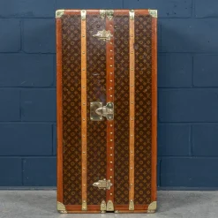 Kleiderschrank-Truhe mit monogrammiertem Leinen von Louis Vuitton, 1930er
