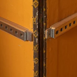 Kleiderschrank-Truhe mit monogrammiertem Leinen von Louis Vuitton, 1930er