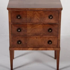 Kleine antike Biedermeier Kommode aus Nussholz, 1820