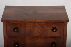 Kleine antike Biedermeier Kommode aus Nussholz, 1820