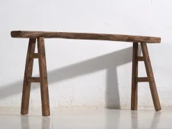Kleine antike Holzbank