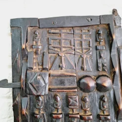 Kleine geschnitzte Getreidespeichertür, 1970er