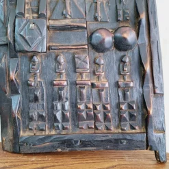 Kleine geschnitzte Getreidespeichertür, 1970er