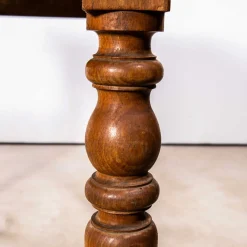 Kleiner französischer Esstisch mit Spulenbeinen, 1940er