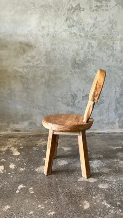 Kleiner Kinderstuhl aus Teak naturblond mit Drei-Stangen-Rückenlehne