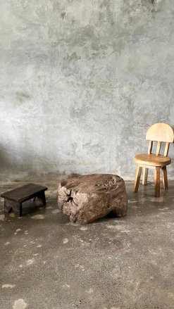 Kleiner Kinderstuhl aus Teak naturblond mit Drei-Stangen-Rückenlehne