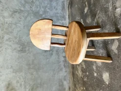 Kleiner Kinderstuhl aus Teak naturblond mit Drei-Stangen-Rückenlehne