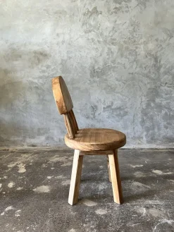 Kleiner Kinderstuhl aus Teak naturblond mit Drei-Stangen-Rückenlehne
