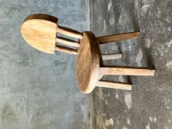 Kleiner Kinderstuhl aus Teak naturblond mit Drei-Stangen-Rückenlehne